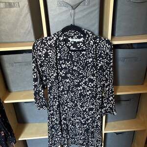ZARA Black and White Animal Leopard Print V-Neck Shirt Dress Size S